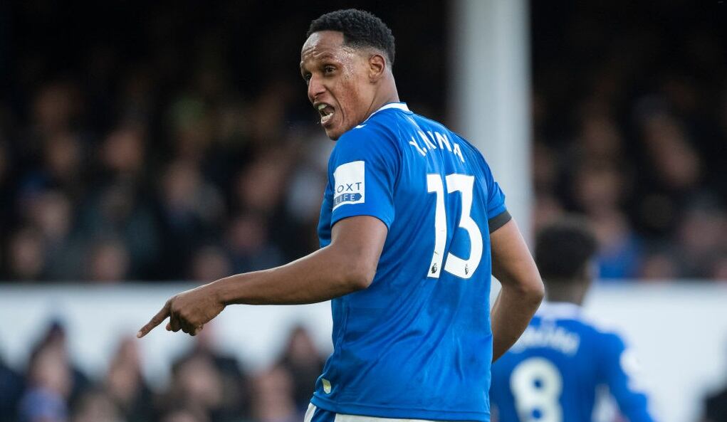 Yerry Mina durante un partido entre el Everton y Wolverhampton por la Premier League (Photo by Joe Prior/Visionhaus via Getty Images)
