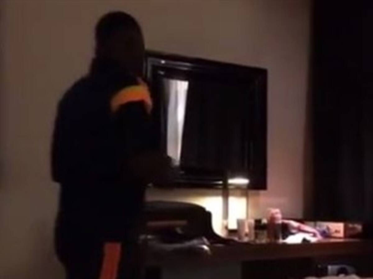 Pablo Armero se llevó un susto en la habitación de la concentración