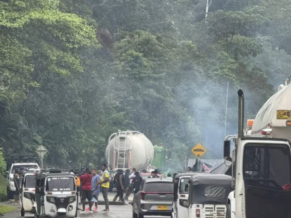 Más de $400 millones pierden las empresas de buses por el bloqueo indígena en Risaralda