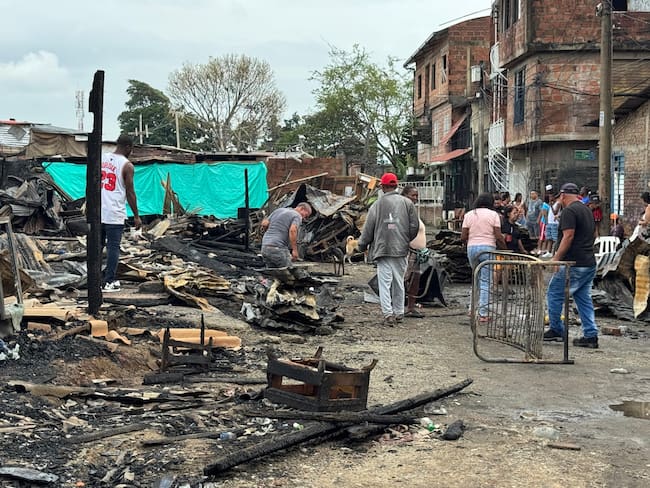 Damnificados por incendio estructural en comuneros pide ayudas para reconstruir sus viviendas