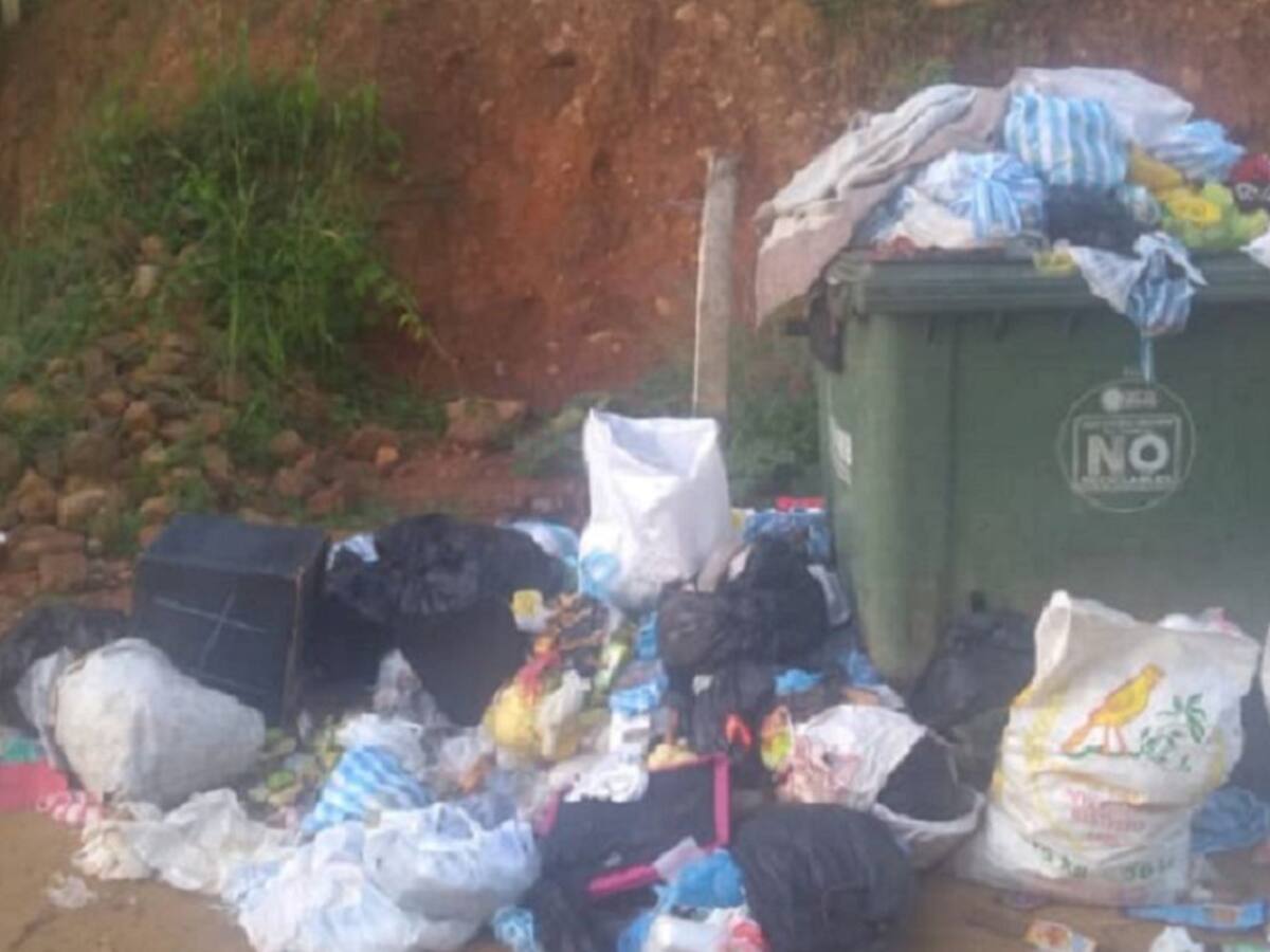 Cuatro días sin recoger las basuras en un Corregimiento
