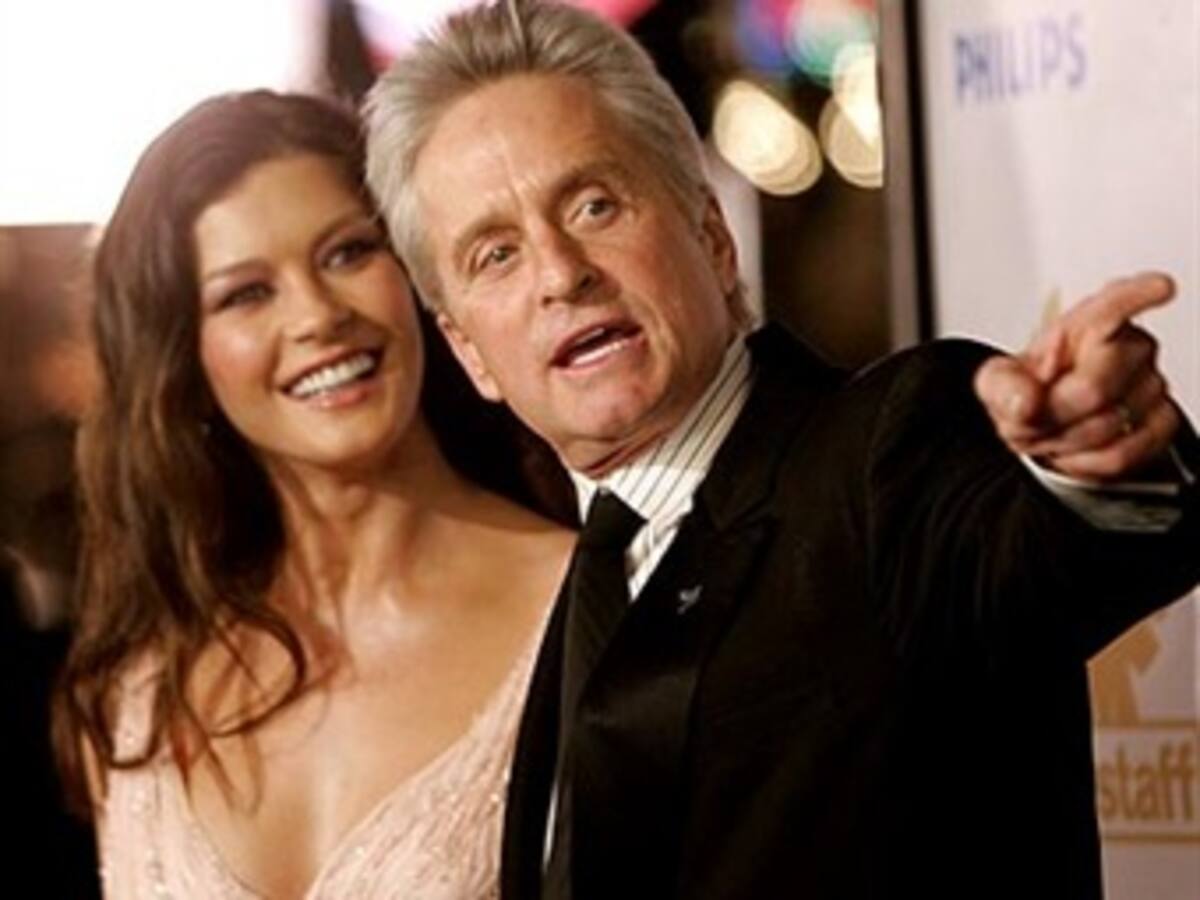 Michael Douglas confiesa que el cáncer le ha hecho abandonar su aislamiento
