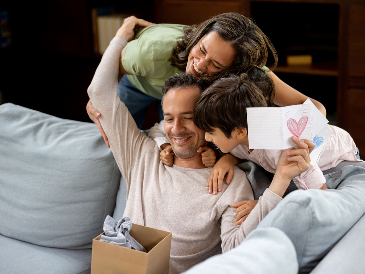 Las mejores frases para felicitar el Día del Padre 2023: originales y divertidas