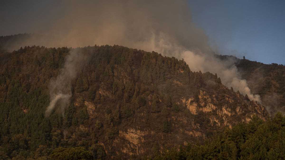 Incendios en cerro El Cable y parque Entre Nubes están controlados en más de un 90%