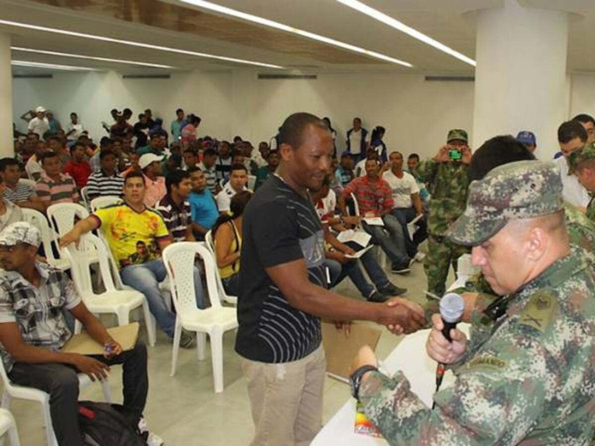 Jóvenes colombianos podrán tramitar su libreta militar a través de internet