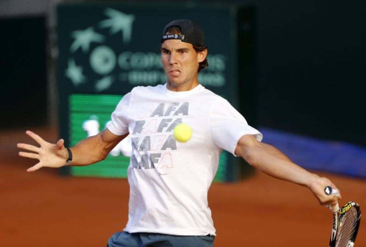 El equipo español encabezado por Rafael nadal y Fernando Verdasco realiza trabajos en la Caja Mágica de Madrid bajo la dirección de Alex Corretja.