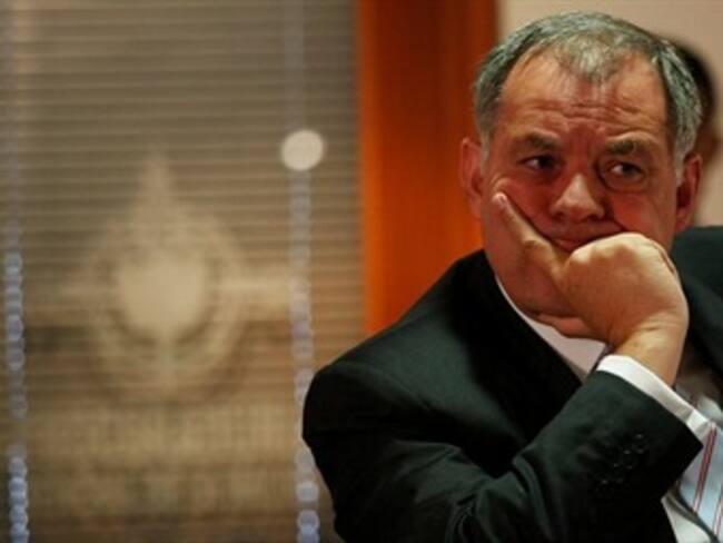 "Procurador podría incurrir en desacato si notifica por edicto a Petro"