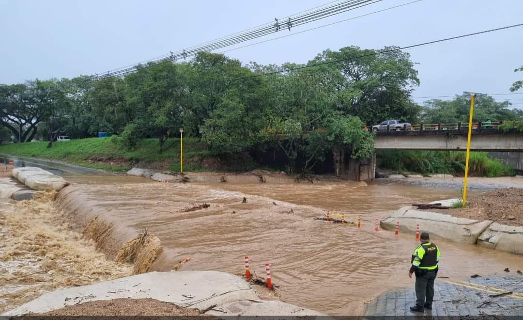Neiva-El Juncal-variante-Ruta 45 vehículos pesados.