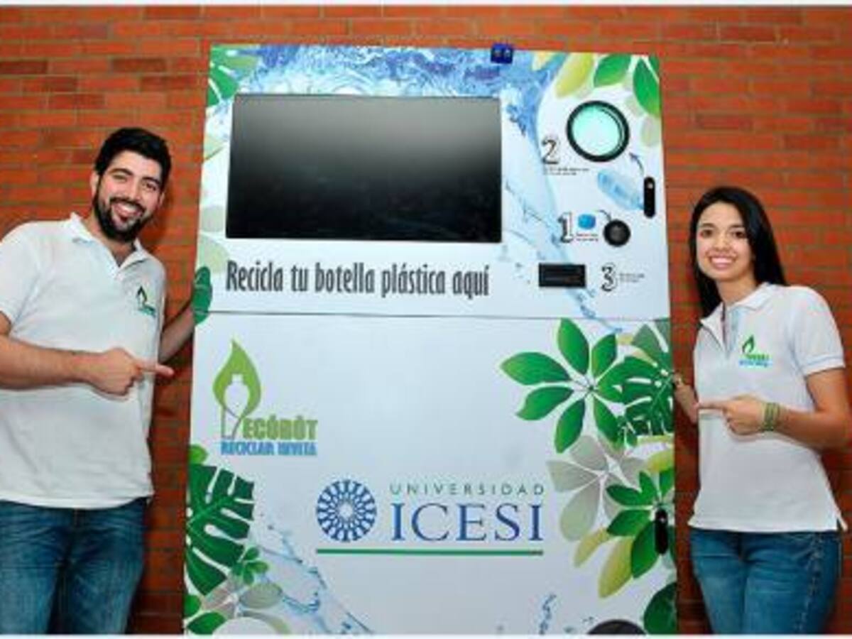ECOBOT es la iniciativa de dos caleños que lo premia por reciclar