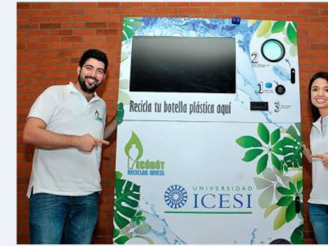 ECOBOT es la iniciativa de dos caleños que lo premia por reciclar
