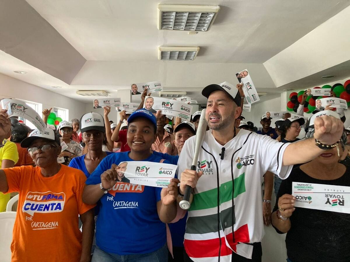 Rey Tovar inauguró su sede de campaña con masiva participación