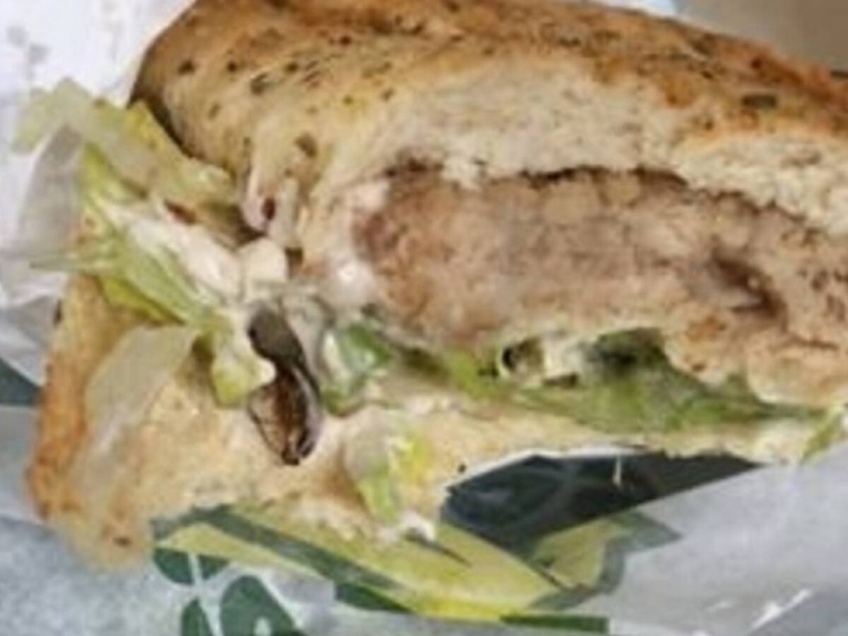 Cliente denuncia que una cucaracha apareció en un sándwich de Subway