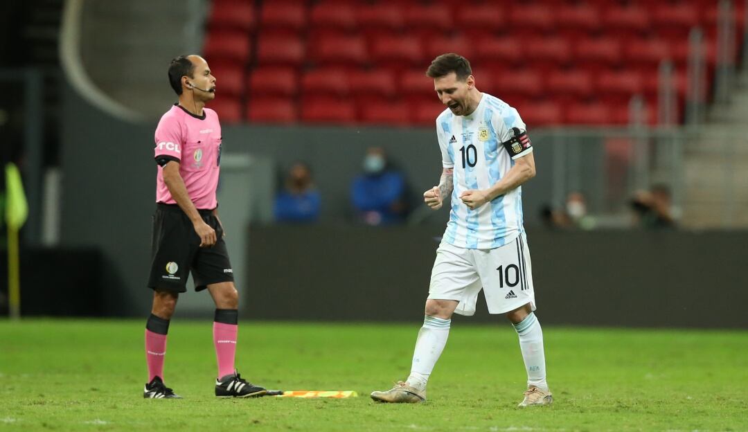 Lionel Messi ante Colombia en la Copa América 2021