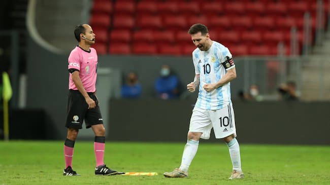 Lionel Messi ante Colombia en la Copa América 2021