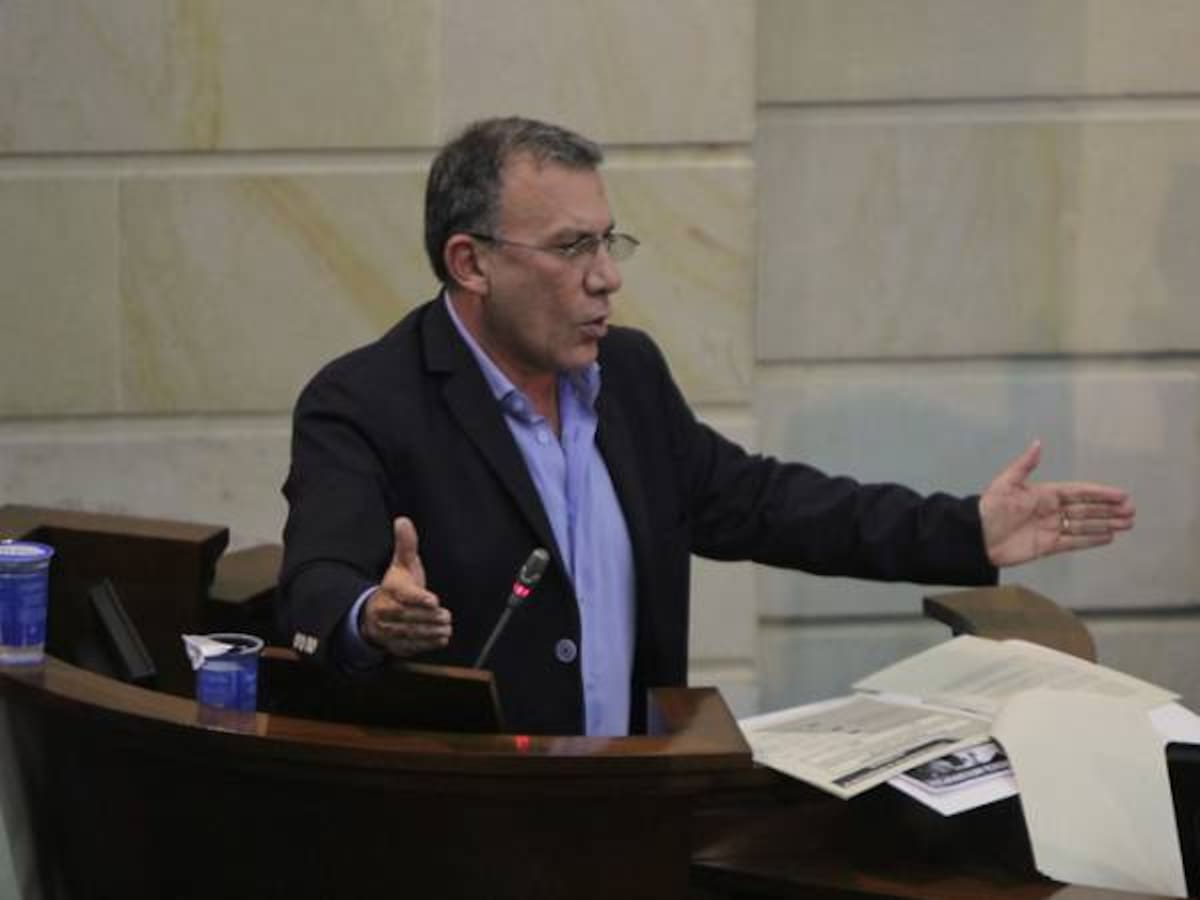 Reforma Política limitará las inscripciones de candidatos por firmas