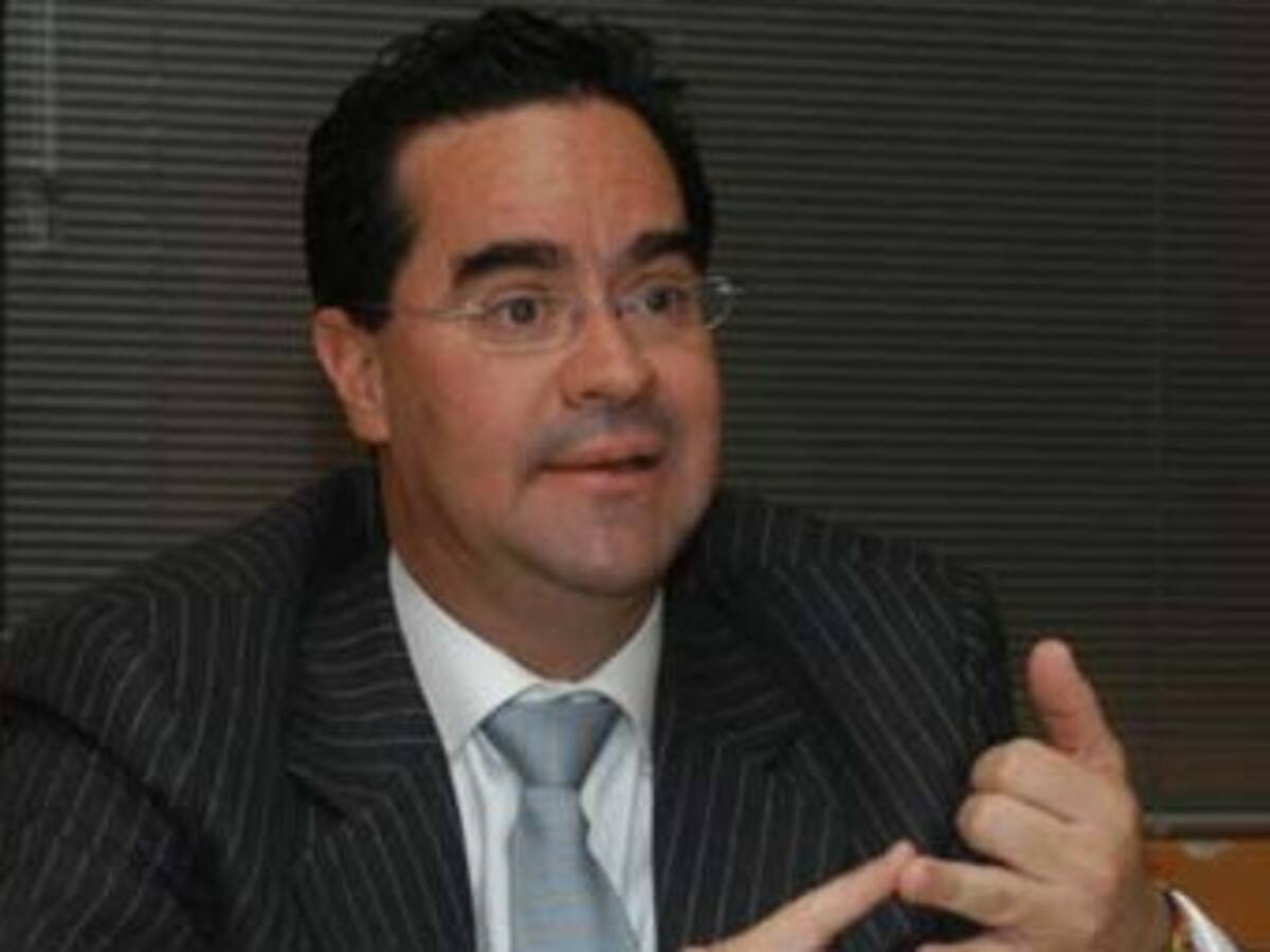 El gobierno no está en el acuerdo humanitario: Frank Pearl