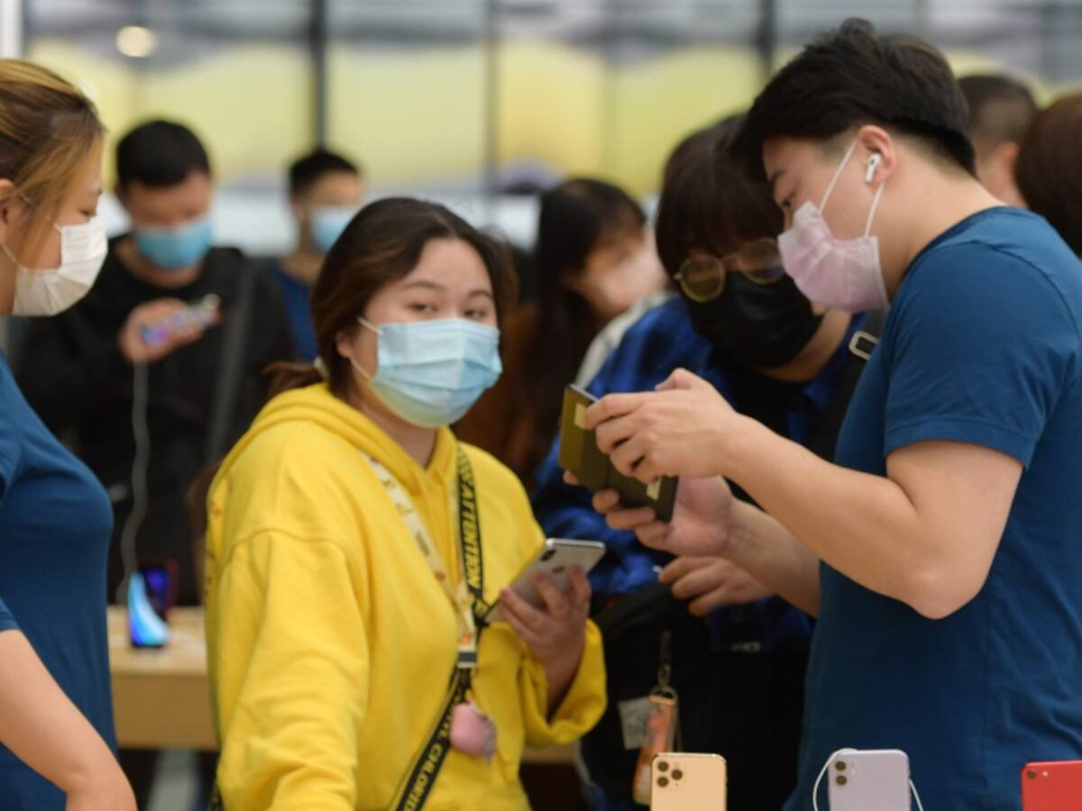 Actualización de Apple desbloquea equipos cuando el usuario tiene tapabocas