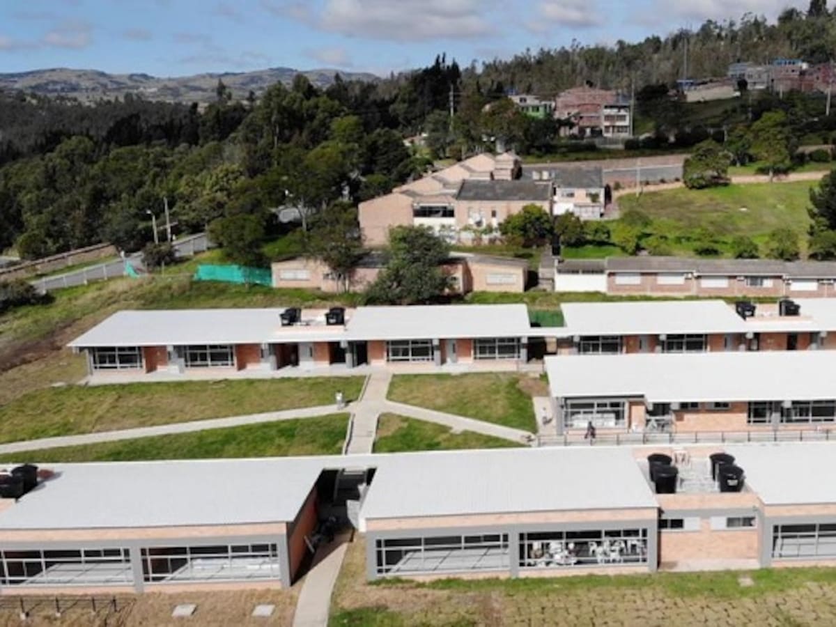 ¿Por qué fue inhabilitado y destituido por 16 años un docente de la Normal Leonor Álvarez de Tunja?