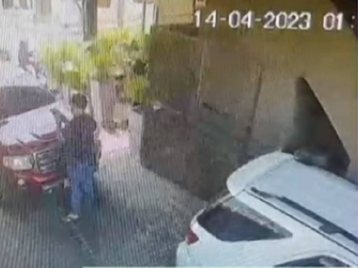 Hombre fue atracado a mano armada en la entrada de un restaurante en Manga