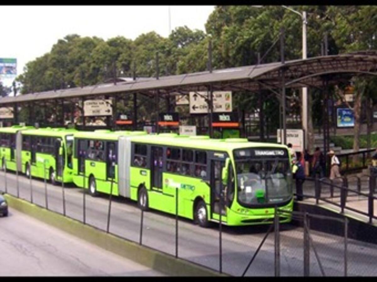 Denuncian entrega de contrato para recaudo de Transmetro a empresa del grupo Nule
