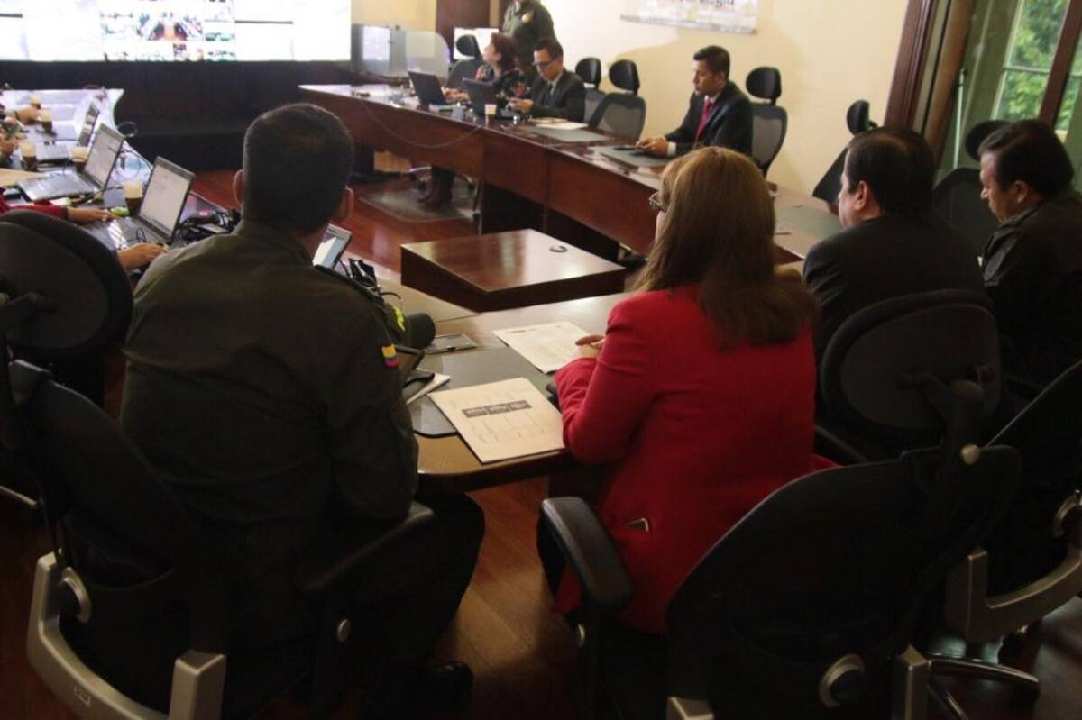 De acuerdo con el balance entregado por el ministro del Interior, Juan Fernando Cristo, y el comandante de la Policía de Tránsito, general Carlos Ramiro Mena, hasta el momento hay 49 capturados por lesiones personales, daño en bien ajeno y ataque a funcionario público.