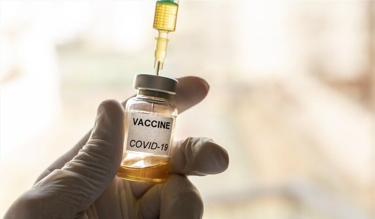 ¿Qué opina sobre la vacuna contra el COVID-19?. Foto: Getty Images / JAVIER ZAYAS