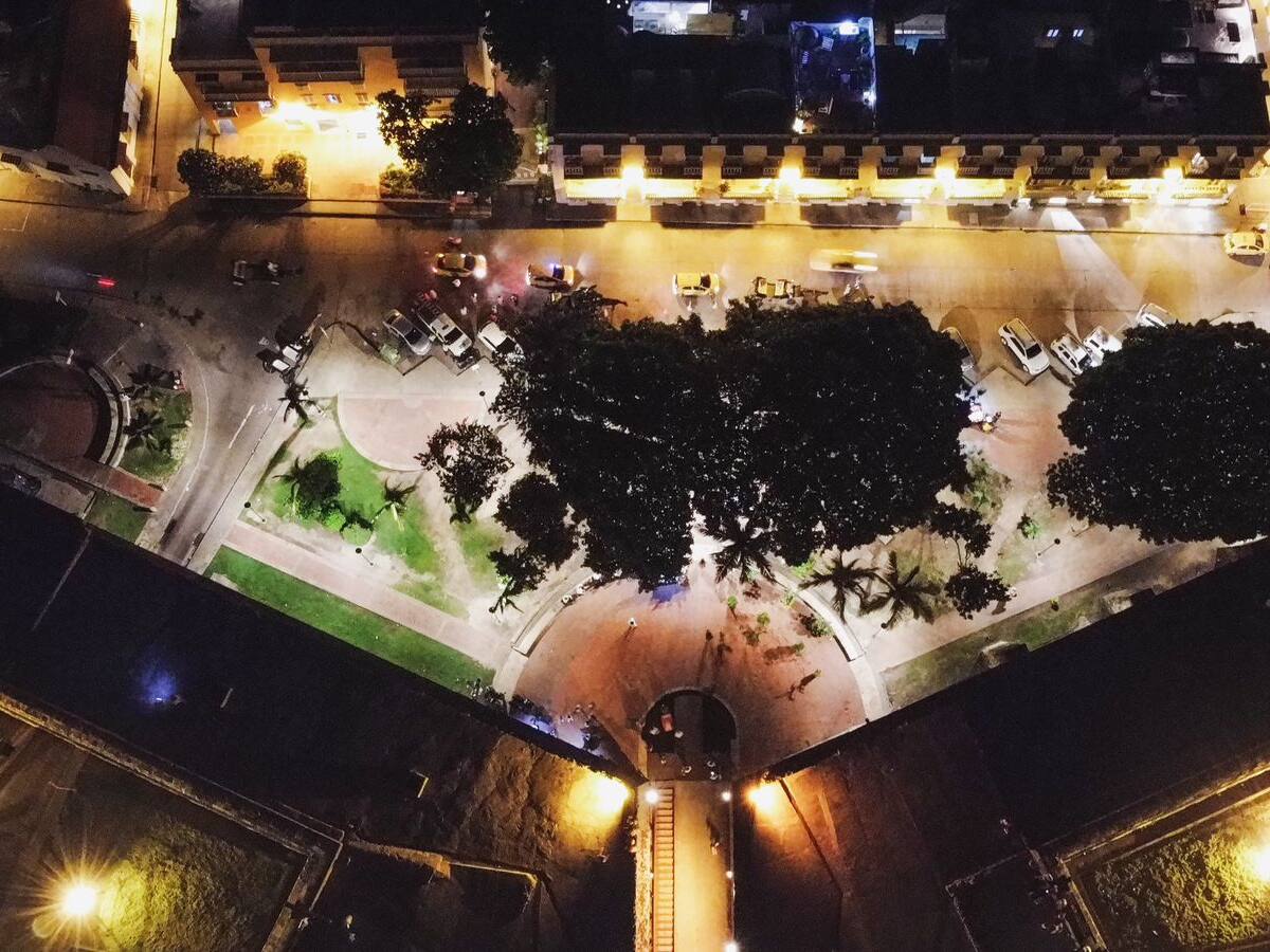 Plaza de la Artillería ya cuenta con alumbrado público modernizado