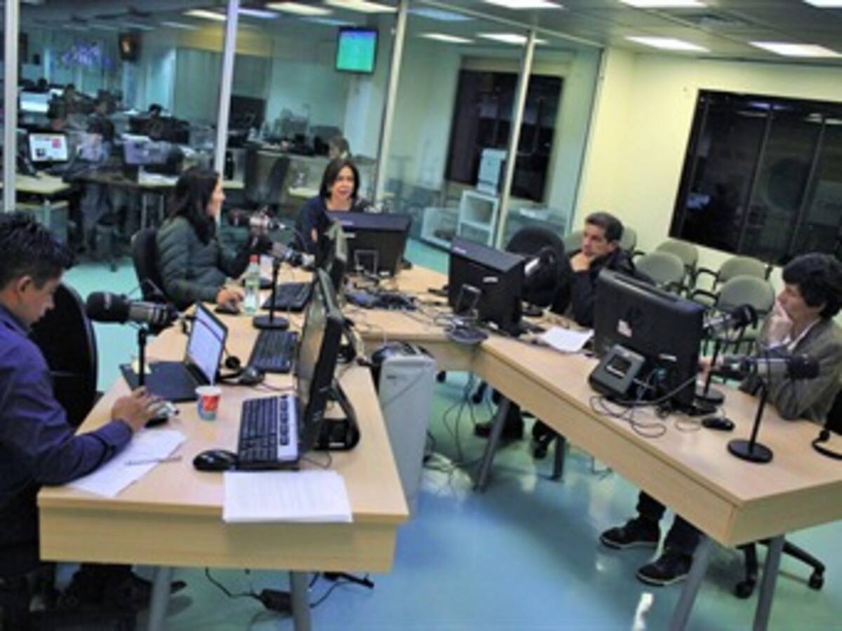 Panelistas del 25 de febrero en Hora 20
