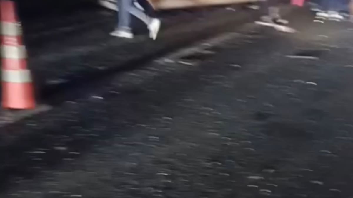 Grave accidente de tránsito mantiene a medio carril la vía Tunja-Bogotá: hay 20 personas heridas