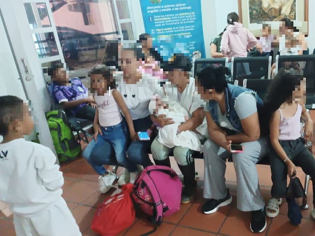 Algunos desplazados de Anorí- cortesía para Caracol Radio