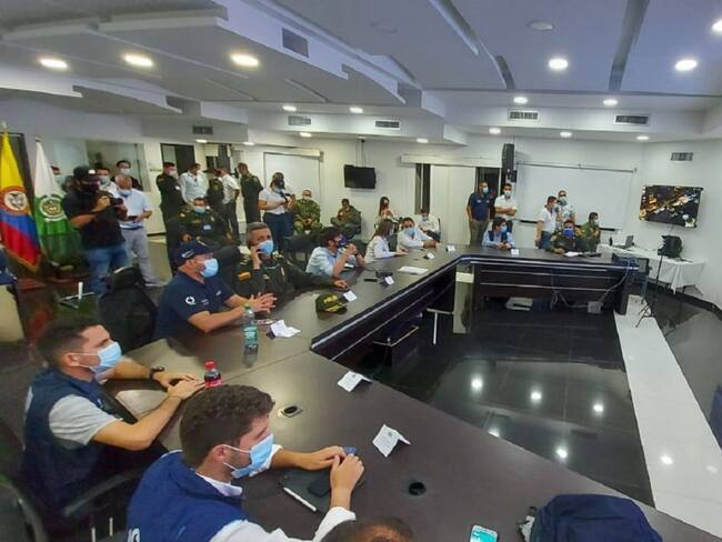 Autoridades en el PMU instalado