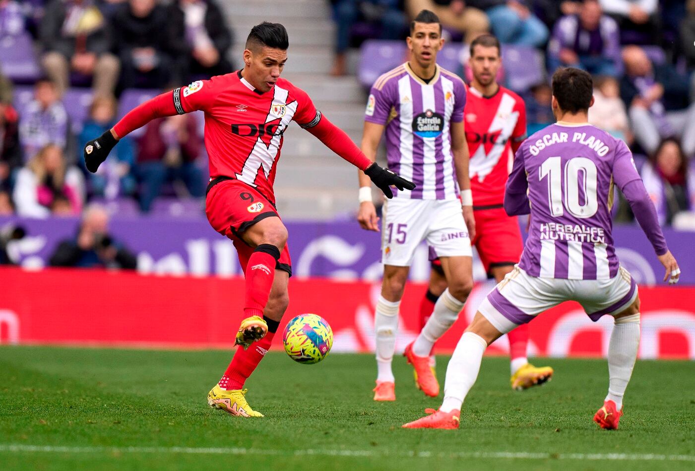 Falcao en el partido del Rayo ante el Real Valladolid / @RayoVallecano