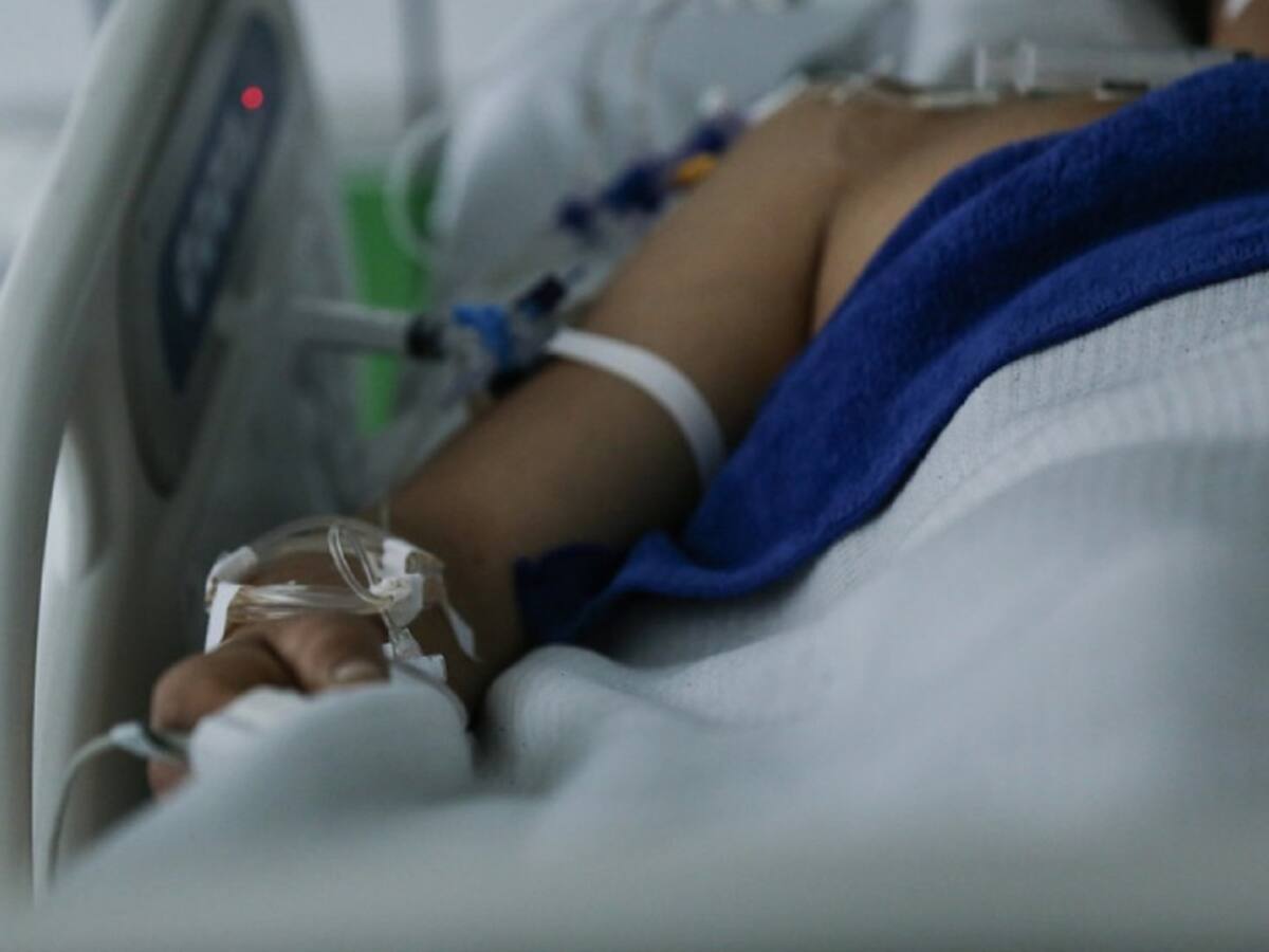 Autoridades sanitarias advierten aumento de ocupación de camas UCI