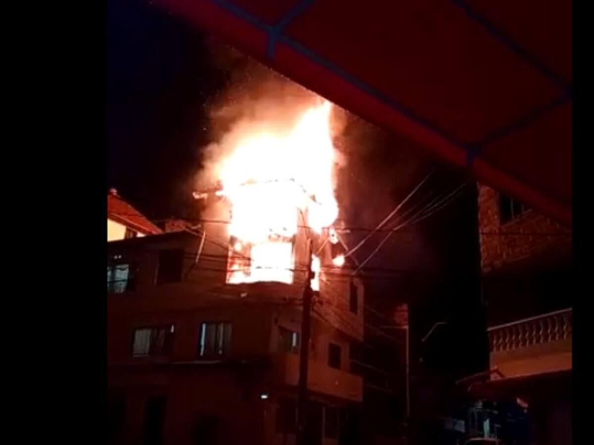 Una mujer y su sobrino de 10 años murieron en incendio en Bello, Antioquia