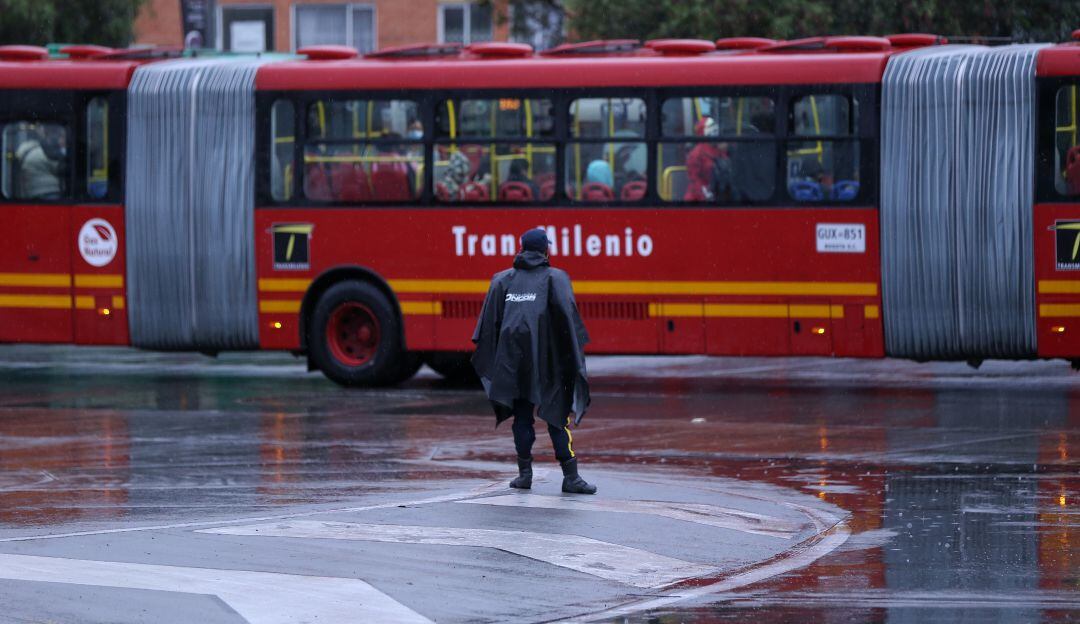 Pelea en Transmilenio por una silla. Imagen referencia