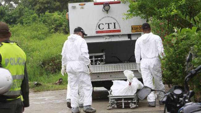 Autoridades investigan las causas de los asesinatos.