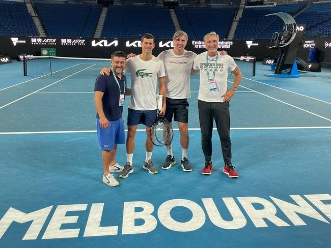 Djokovic pudo entrenar por primera vez desde su llegada a Australia.