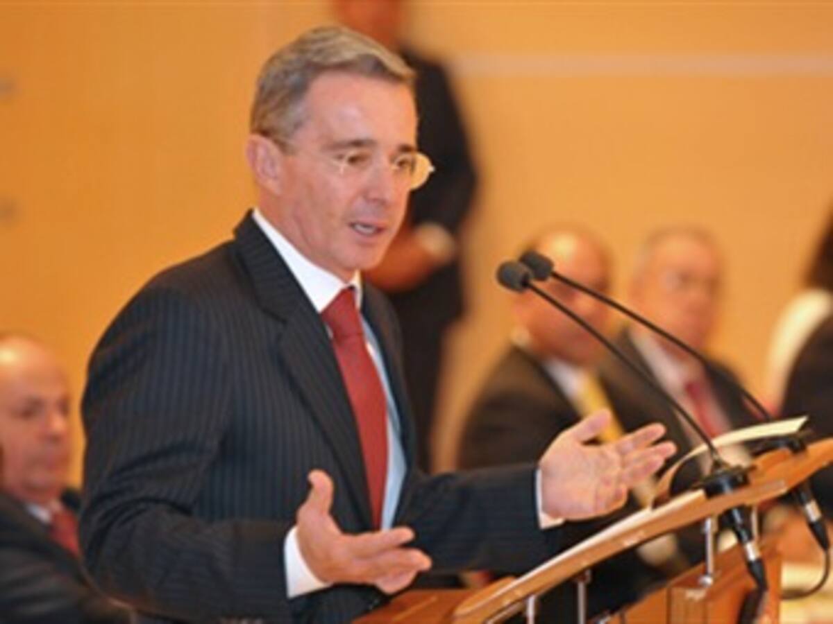 Uribe considera que en Colombia todavía no hay un modelo político estable