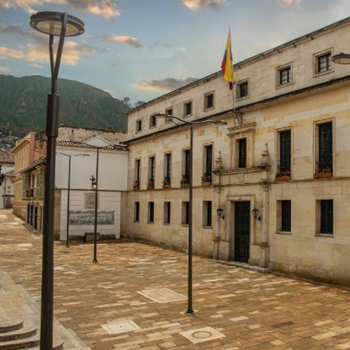 Piden a Procuraduría investigar aumento de contratos suscritos en Cancillería por $83.742 millones