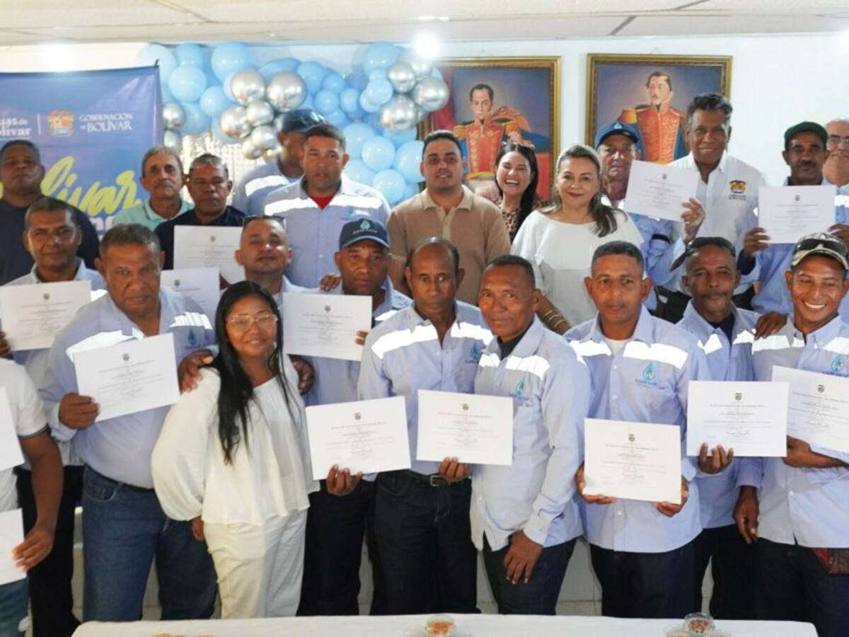 En Bolívar 25 operadores del acueducto de La Línea obtienen certificación laboral