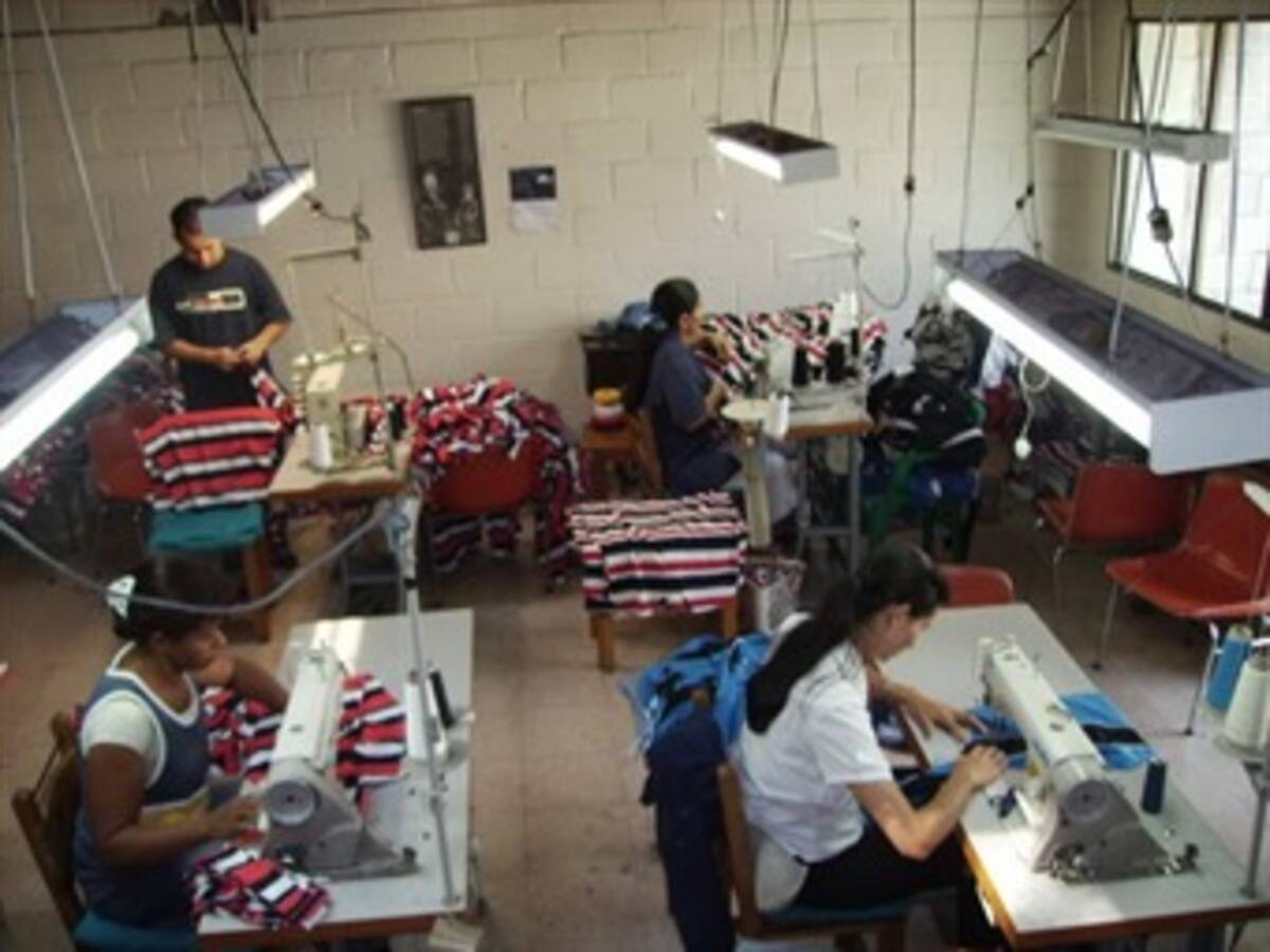 Macrorueda Compre Colombia reúne en Armenia a más de 300 microempresarios