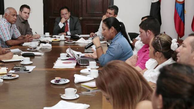 Autoridades y organizaciones sociales concertan el tema.