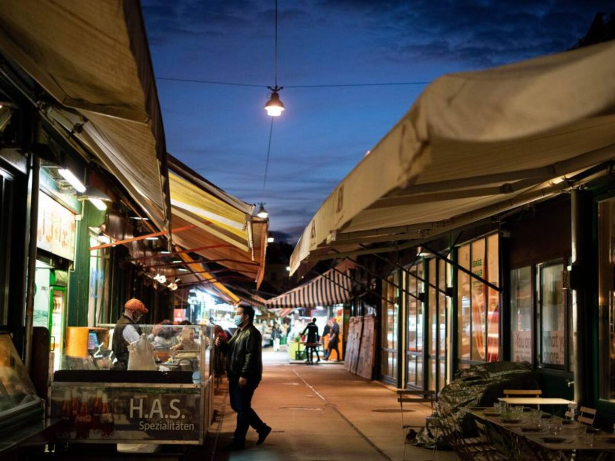 (Video) Al menos dos muertos en un tiroteo cerca de una sinagoga en Viena