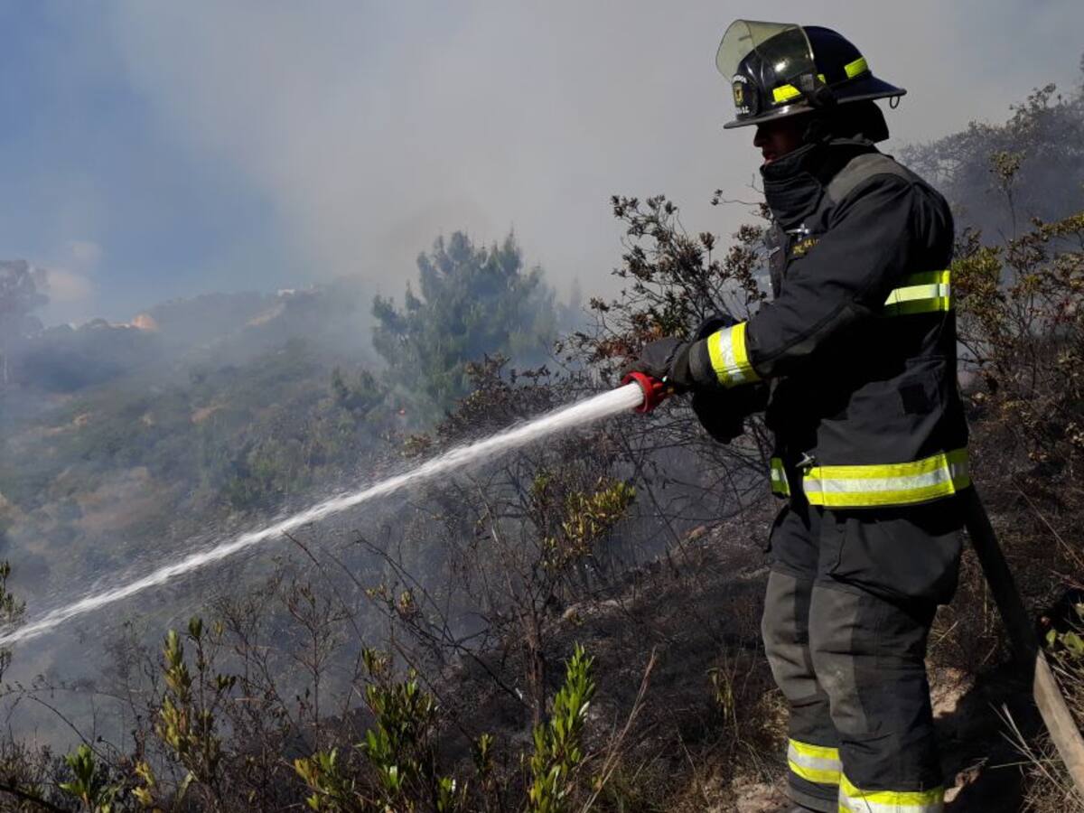 ¡Ni para tanquear! Bomberos sin recursos para apagar incendios