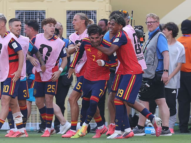España celebra el gol con el que se impuso en la final del Mundial 2026 Getty Images