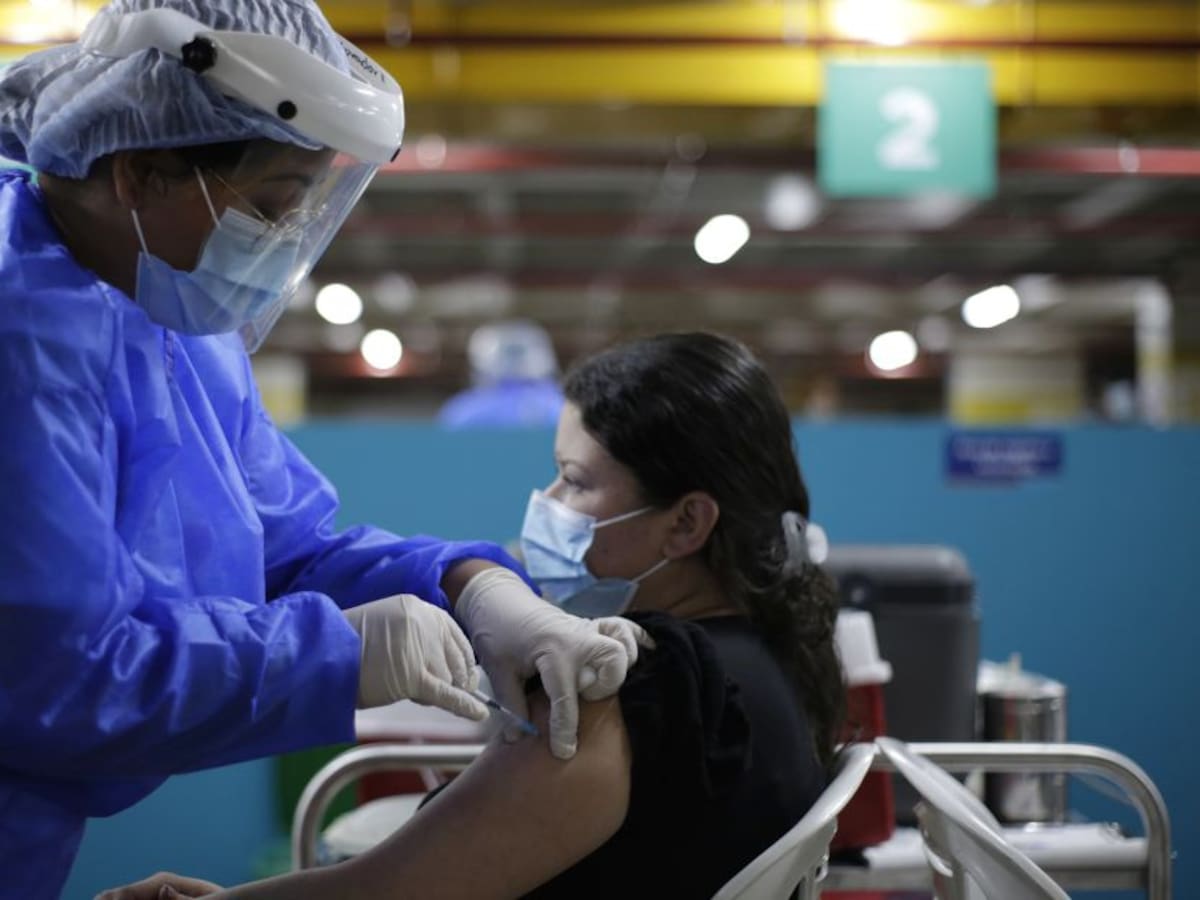 Puntos de vacunación contra la COVID-19 en Bogotá para el martes 24 de mayo