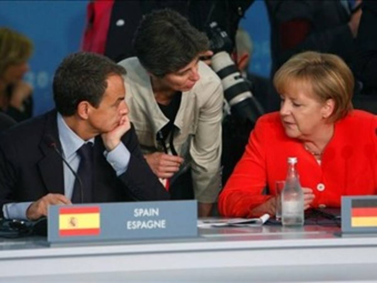 Zapatero aboga por poner 'deberes' a sistema financiero y pide transparencia