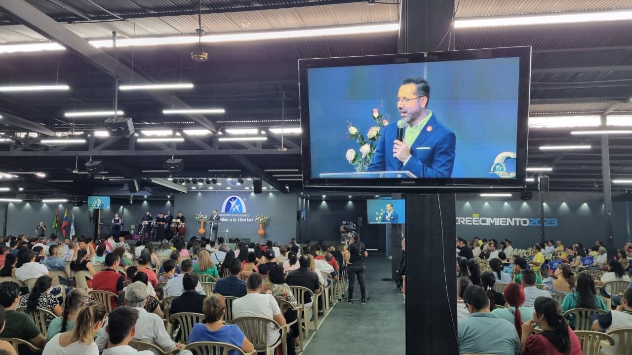 El alcalde de Bucaramanga en ceremonia religiosa