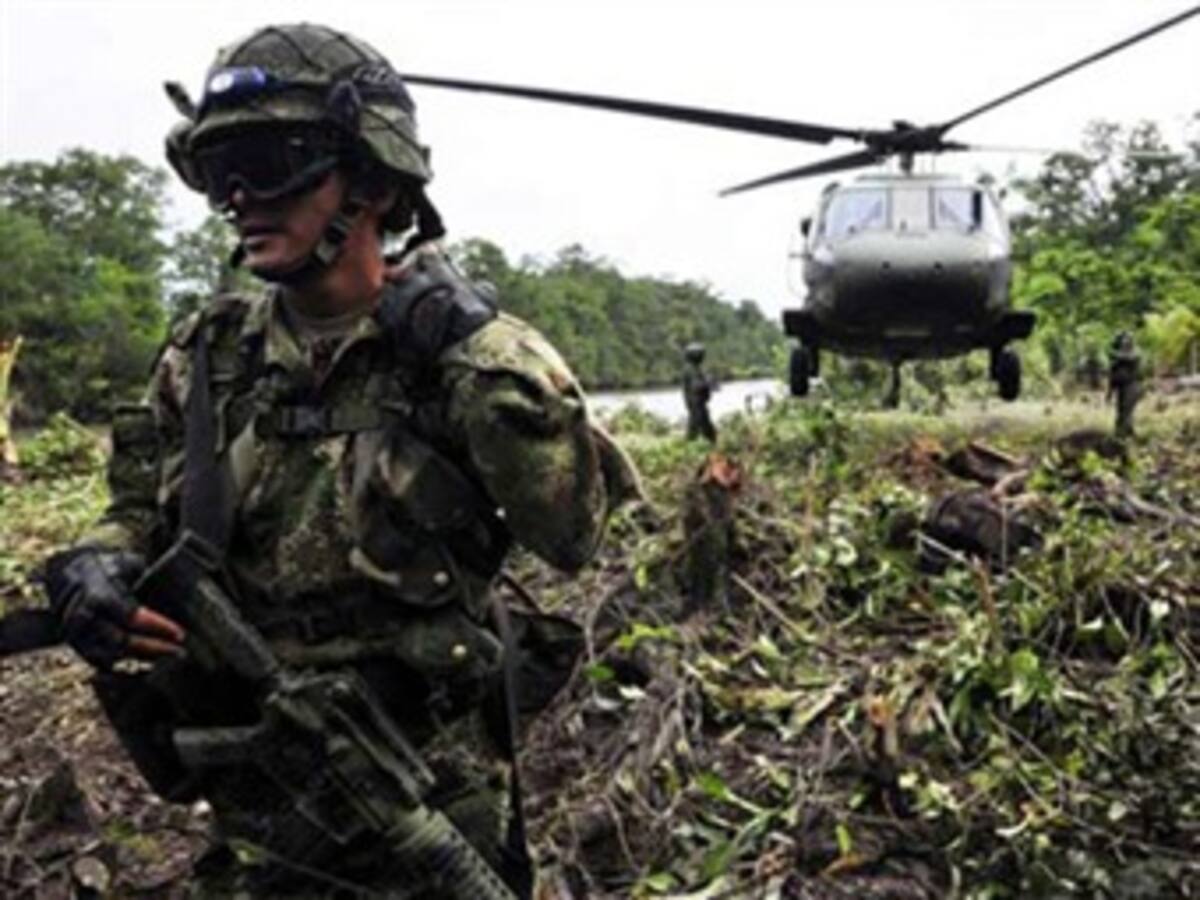 Fuerzas Militares deben estar listas por si fracasa el proceso de paz: Acore