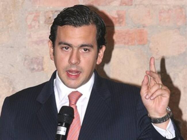 Rodrigo Lara pide explicaciones por entrega de subsidios de AIS a primo del Presidente y a presunto narcotraficante